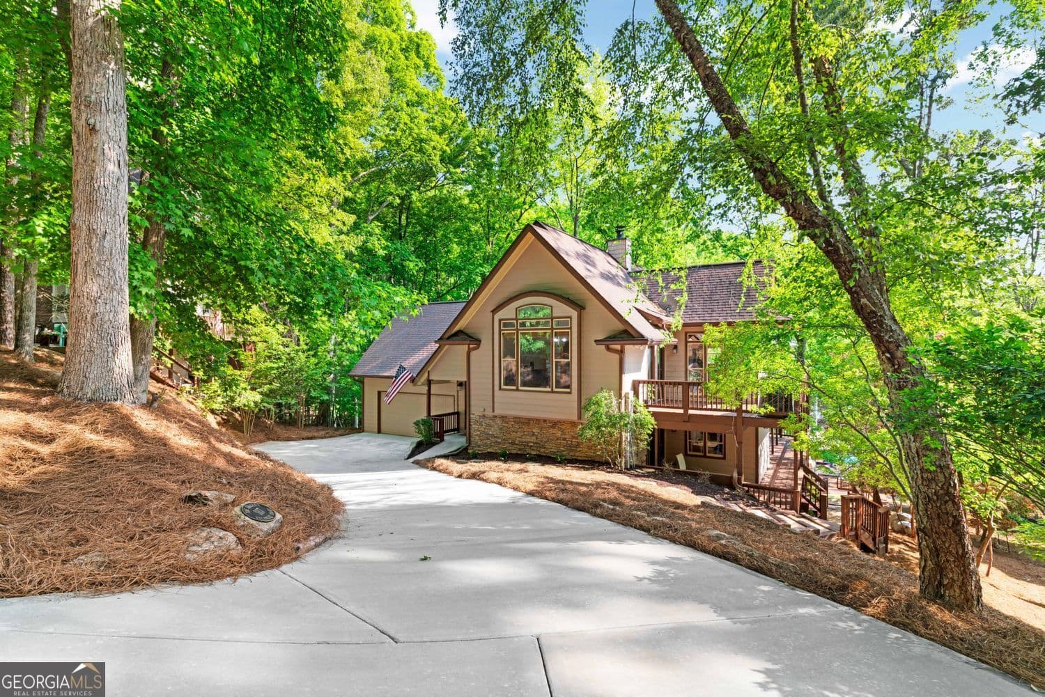 3 bedroom, 4 bathroom, 3,278 sq ft single family residence sold at 117 Sycamore Court, Waleska, GA 30183