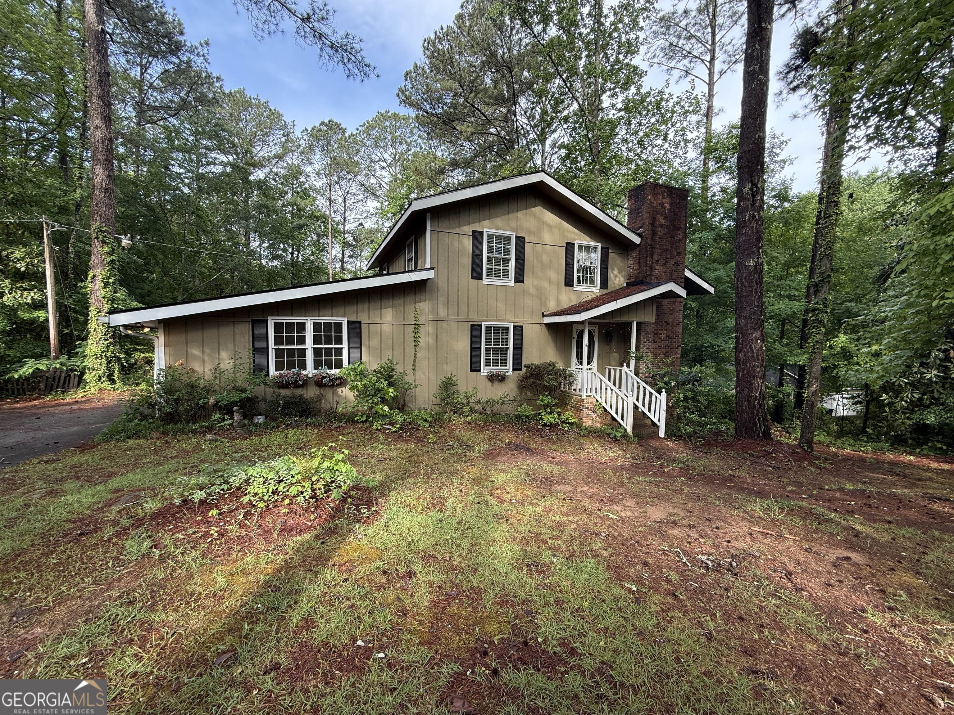3 bedroom, 2 bathroom, 1,512 sq ft single family residence sold at 227 W Lakeview Drive, Lagrange, GA 30240