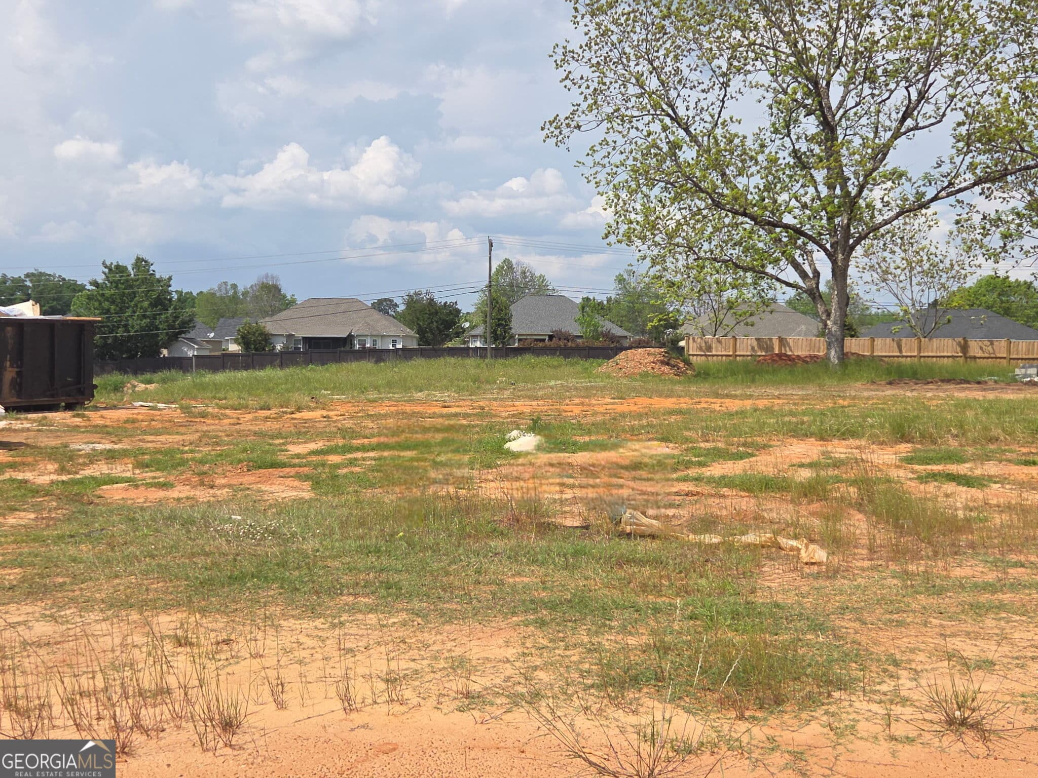 3 bedroom, 2 bathroom, 1,963 sq ft single family residence sold at 208 Obsidian Drive, Perry, GA 31069
