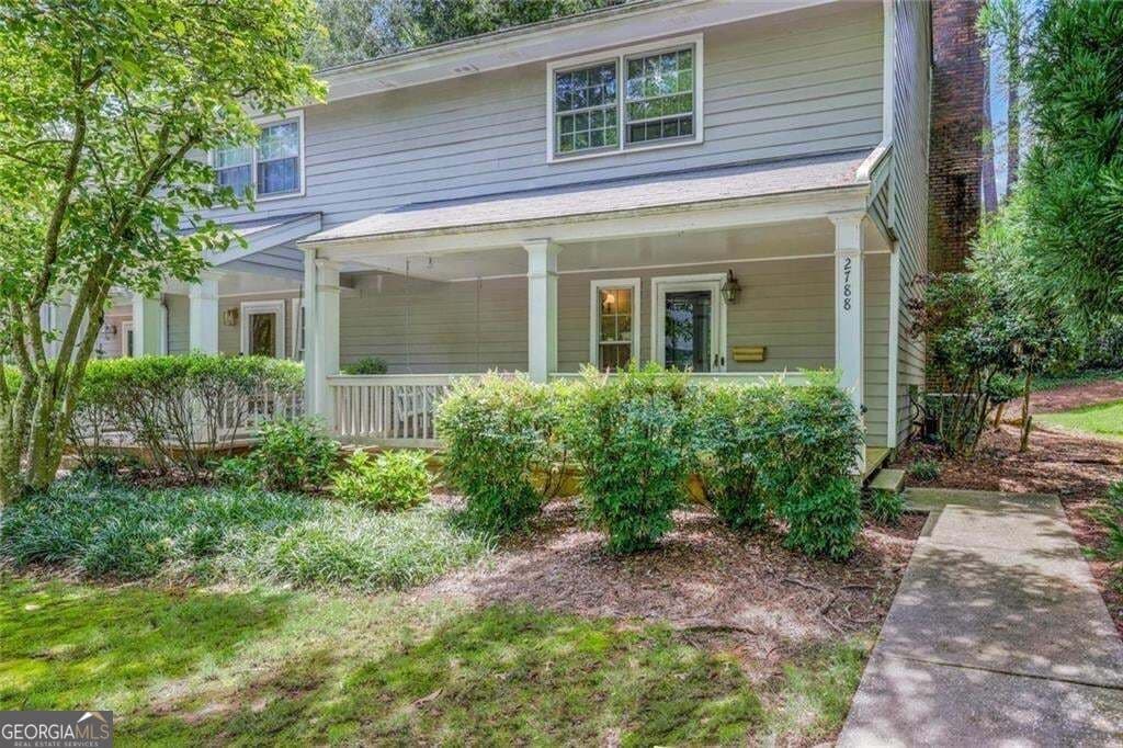 3 bedroom, 2.5 bathroom, 1,364 sq ft townhouse for sale at 2788 Farmstead Road, Smyrna, GA 30080