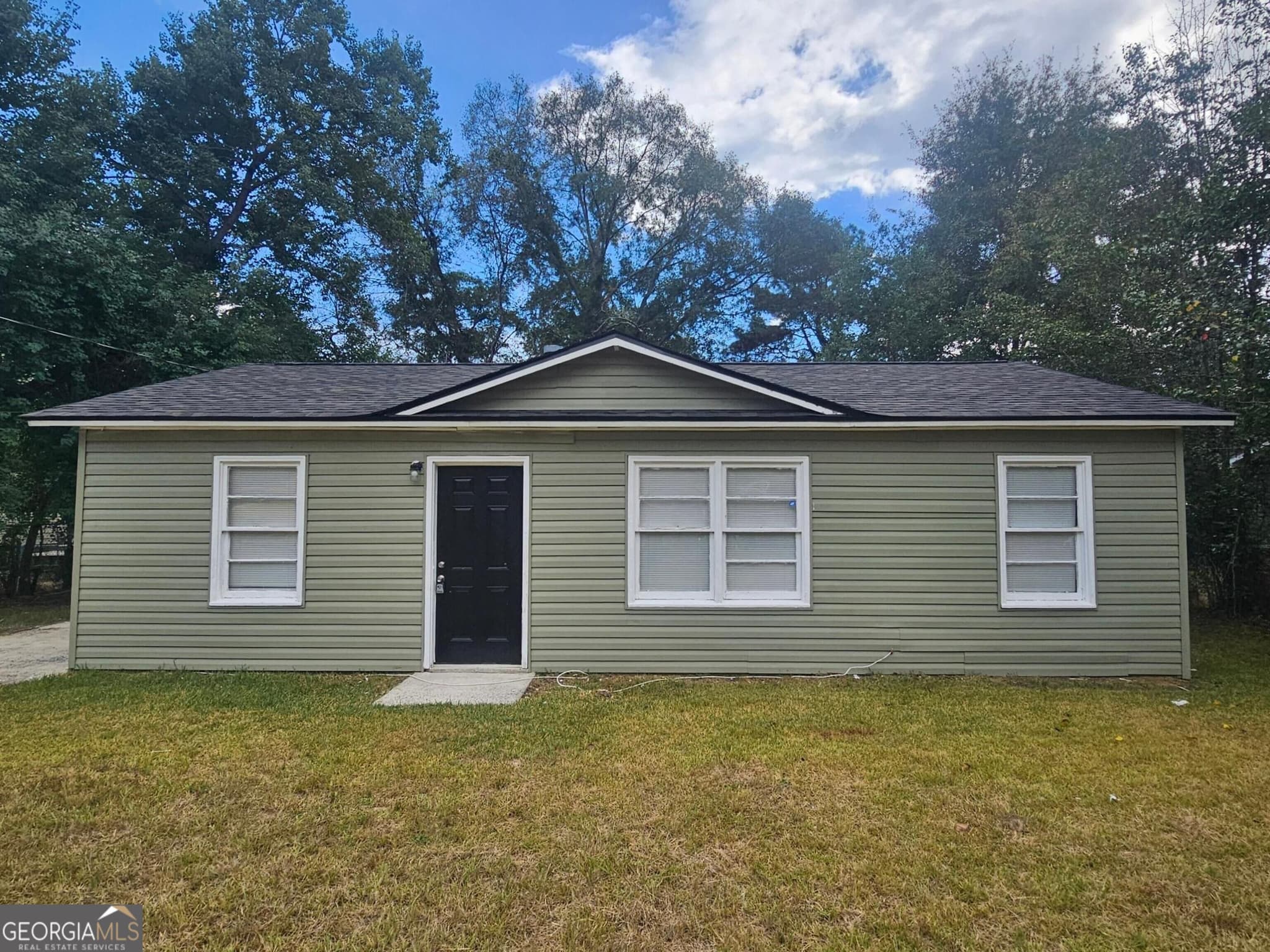 3 bedroom, 1 bathroom, 864 sq ft single family residence for rent at 2810 Jadan Place, Macon, GA 31206 for $1,195 a month