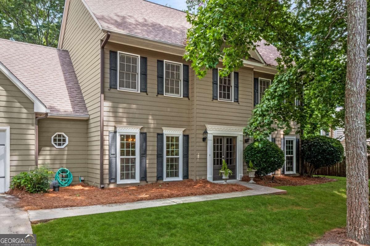 5 bedroom, 2.5 bathroom, 2,841 sq ft single family residence sold at 1895 Bridle Ridge Trace, Roswell, GA 30075
