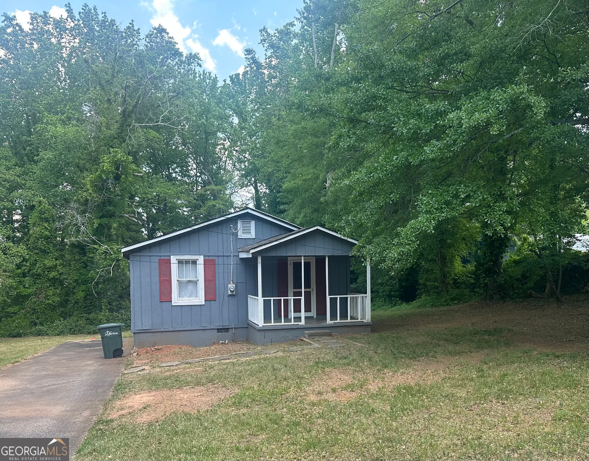 2 bedroom, 2 bathroom, 840 sq ft single family residence sold at 731 Ruby Street, Marietta, GA 30066