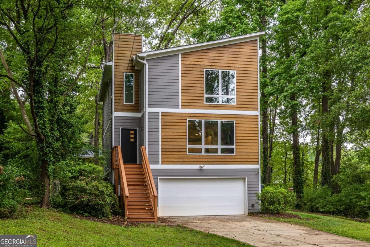 3 bedroom, 2.5 bathroom, 2,285 sq ft single family residence sold at 2465 Rockcliff Road, Atlanta, GA 30316