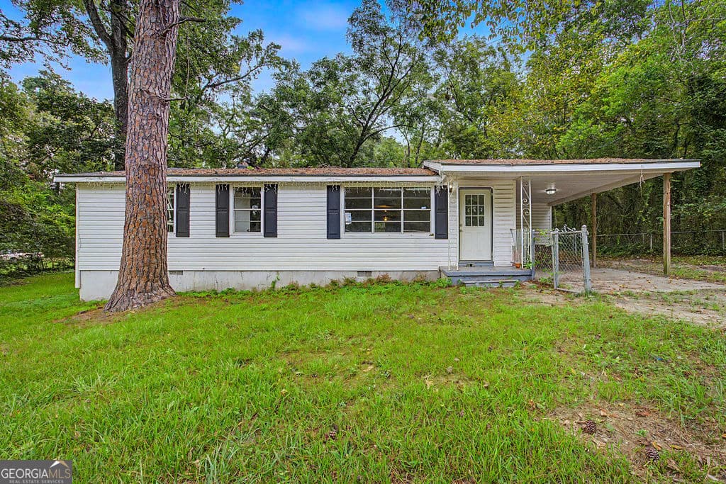 3 bedroom, 1 bathroom, 1,300 sq ft single family residence for sale at 129 Alton Road, Macon, GA 31211
