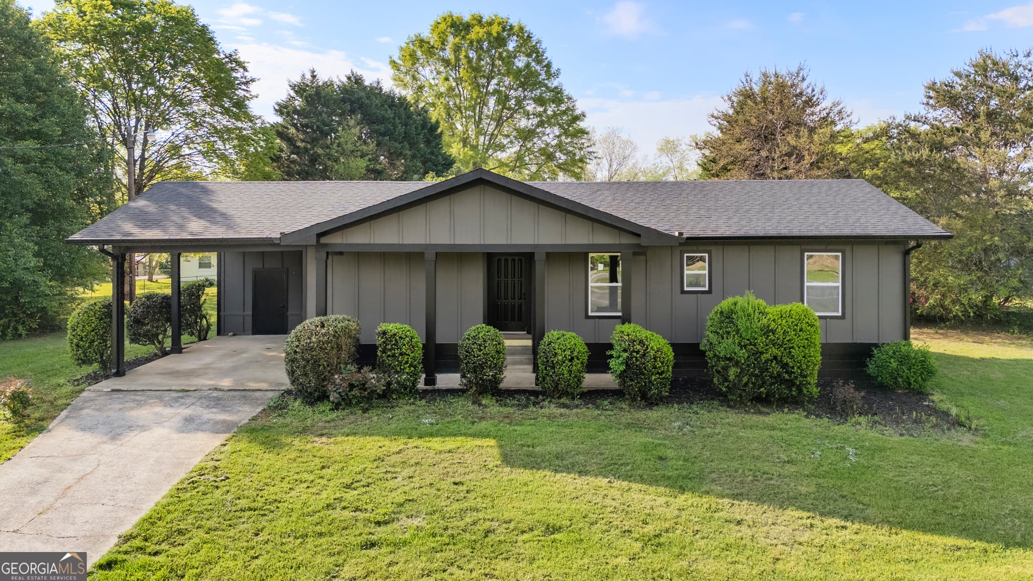 3 bedroom, 2 bathroom, 1,175 sq ft single family residence sold at 5614 Cleveland Highway, Clermont, GA 30527