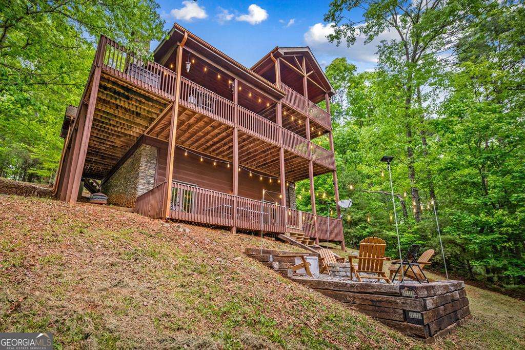 3 bedroom, 3 bathroom, 2,380 sq ft cabin,single family residence sold at 458 Sugar Mountain Road, Blue Ridge, GA 30513
