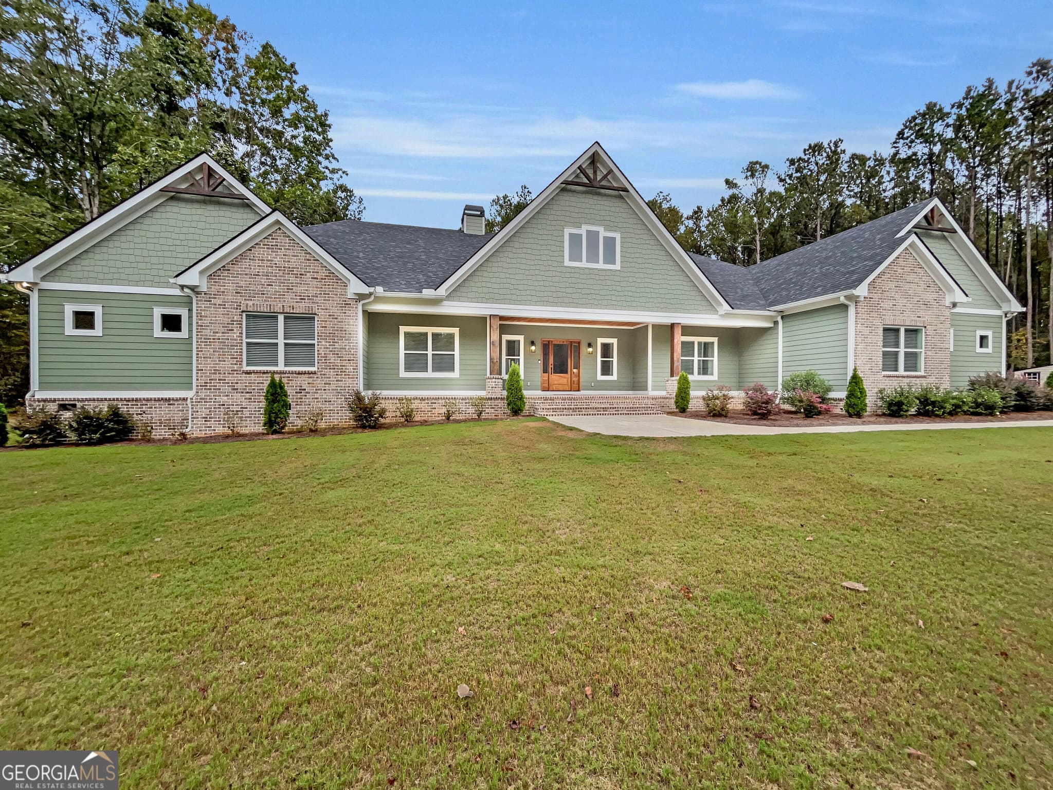 4 bedroom, 4.5 bathroom, 4,198 sq ft single family residence for sale at 71 Spratlin Court, Hull, GA 30646