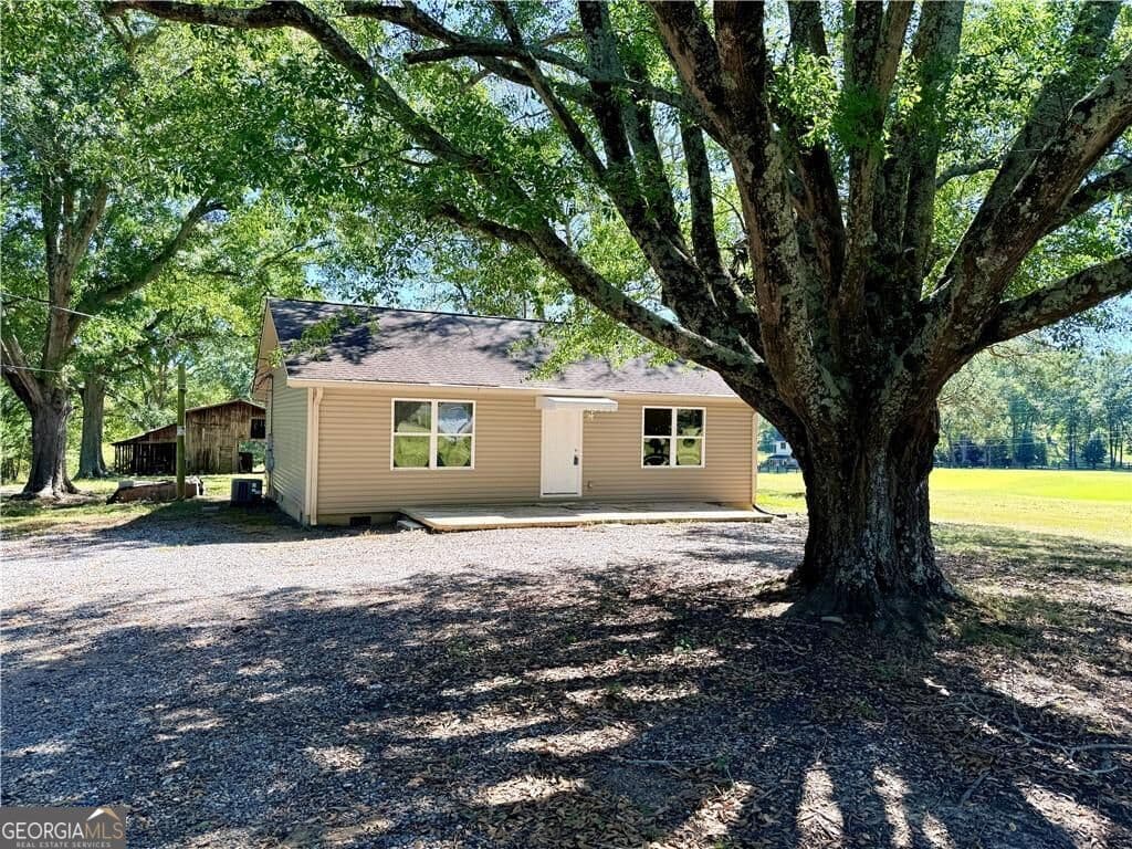 2 bedroom, 1.5 bathroom, 1,188 sq ft single family residence for sale at 335 Craigtown Road, Calhoun, GA 30701