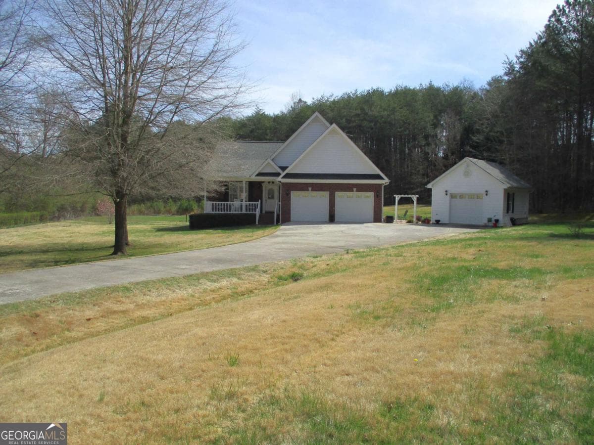 3 bedroom, 2 bathroom, 1,431 sq ft single family residence sold at 28 County Line Road #2, Rydal, GA 30171