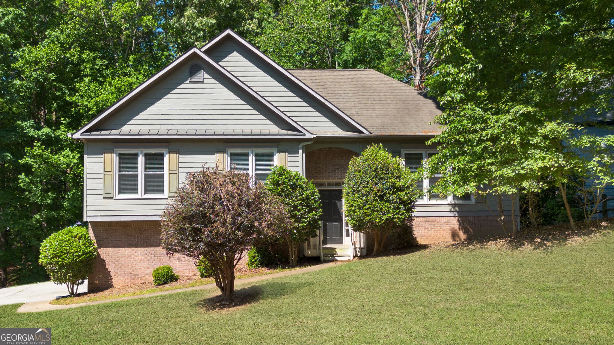 3 bedroom, 3 bathroom, 2,232 sq ft single family residence sold at 3616 Broken Arrow Drive, Woodstock, GA 30189