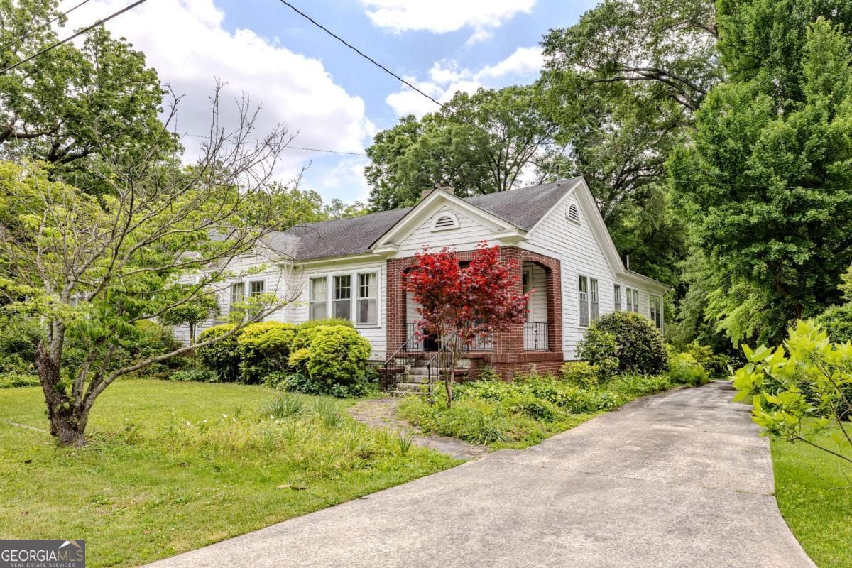 3 bedroom, 2 bathroom, 1,942 sq ft single family residence sold at 418 E 8TH Street, Rome, GA 30161