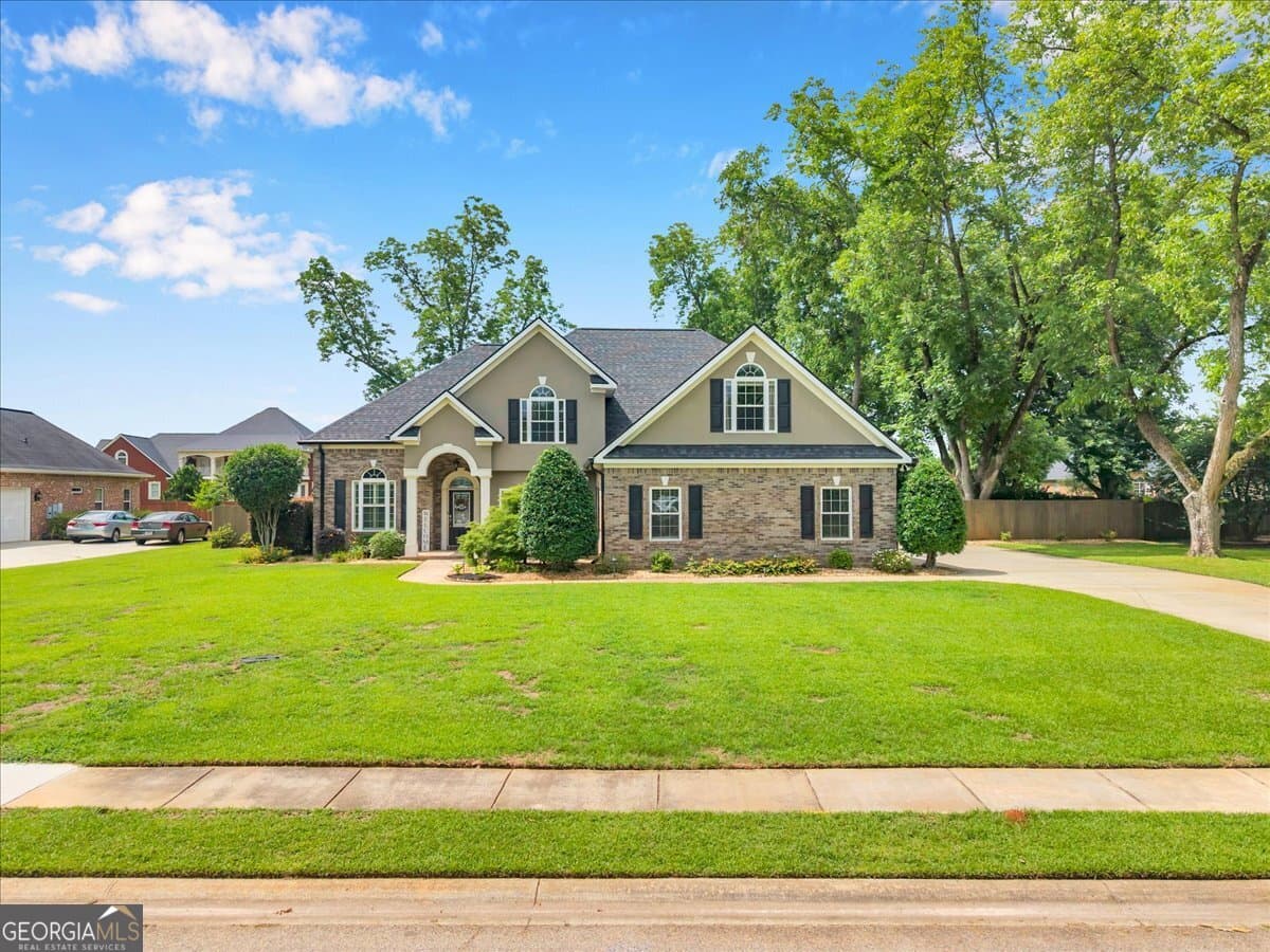 4 bedroom, 3.5 bathroom, 3,426 sq ft single family residence sold at 104 Running Creek Drive, Warner Robins, GA 31088