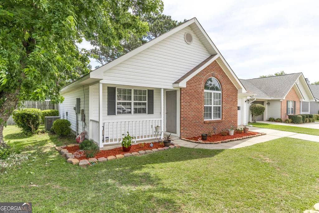 2 bedroom, 2 bathroom, 1,266 sq ft single family residence sold at 306 Eagles Landing Trail, Warner Robins, GA 31093