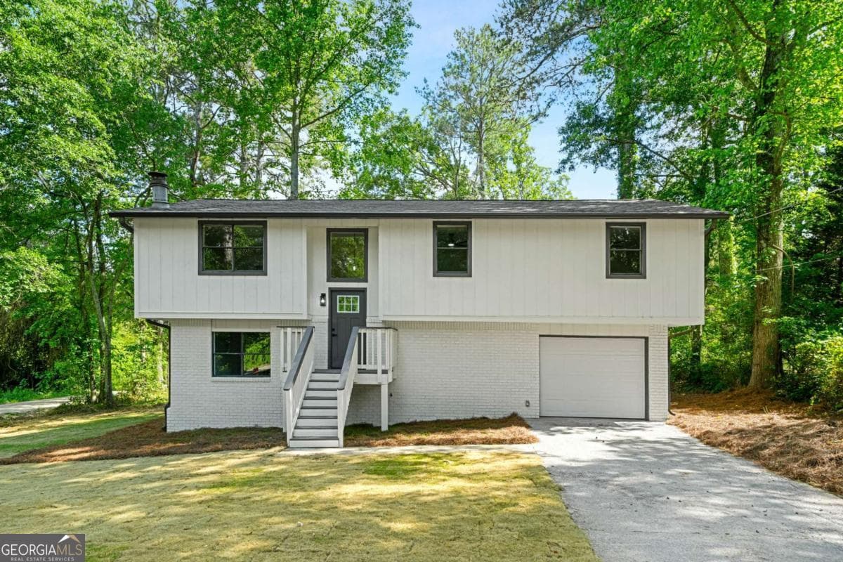 5 bedroom, 2 bathroom, 1,784 sq ft single family residence sold at 125 Woodbine Drive, Carrollton, GA 30117