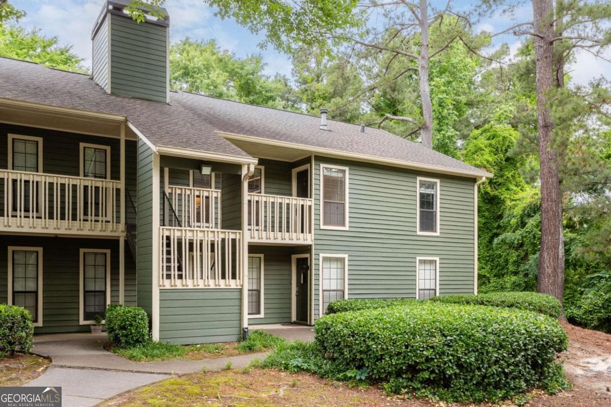 2 bedroom, 2 bathroom, 1,350 sq ft condominium sold at 2606 Vinings Central Drive, Atlanta, GA 30339