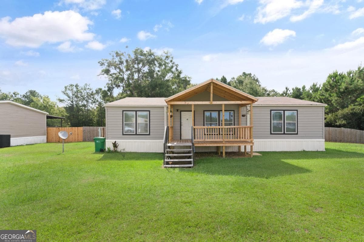 3 bedroom, 2 bathroom, 1,600 sq ft mobile home sold at 1208 Speckled Trout Circle, Townsend, GA 31331