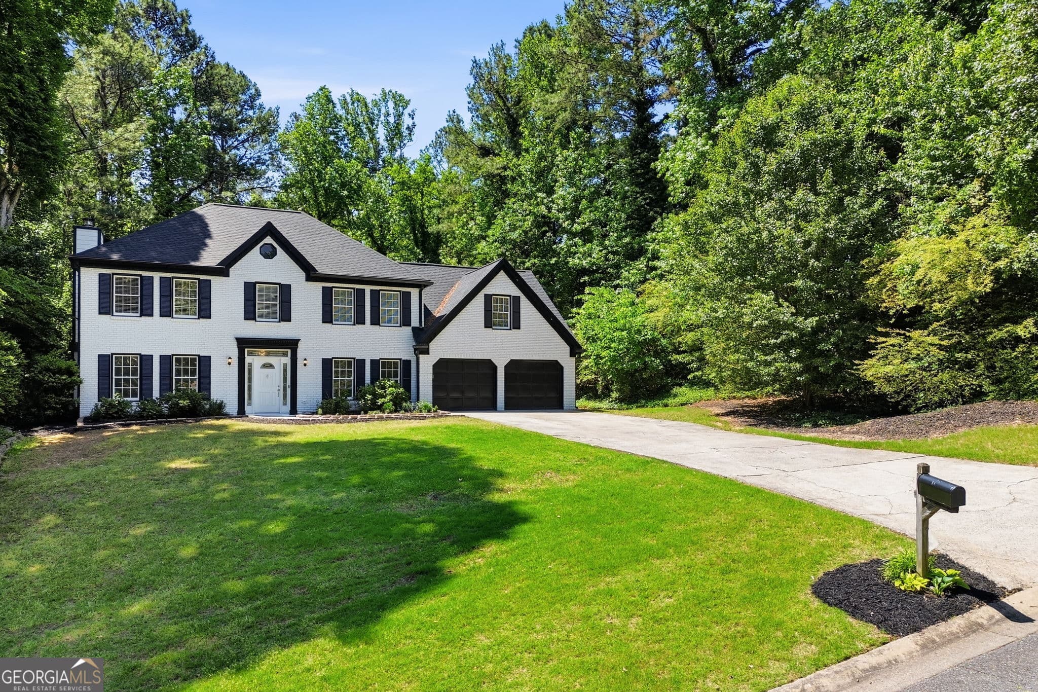 5 bedroom, 2.5 bathroom, 2,673 sq ft single family residence sold at 4220 Singing Post Lane, Roswell, GA 30075