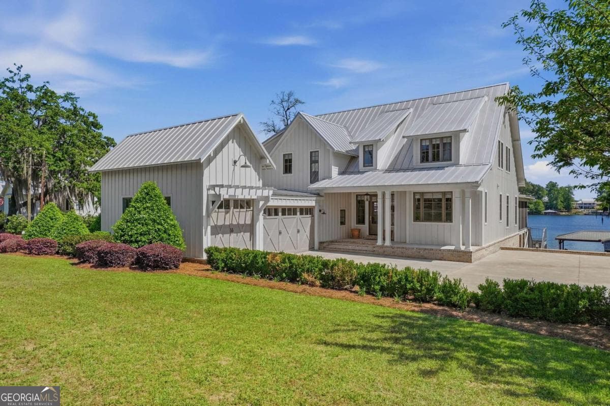 5 bedroom, 5 bathroom, 3,900 sq ft single family residence for sale at 620 Lakeshore Drive, Cordele, GA 31015
