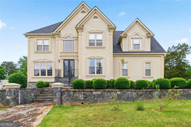 4 bedroom, 2.5 bathroom, 3,112 sq ft single family residence sold at 253 Chestnut Lake Way, Lilburn, GA 30047