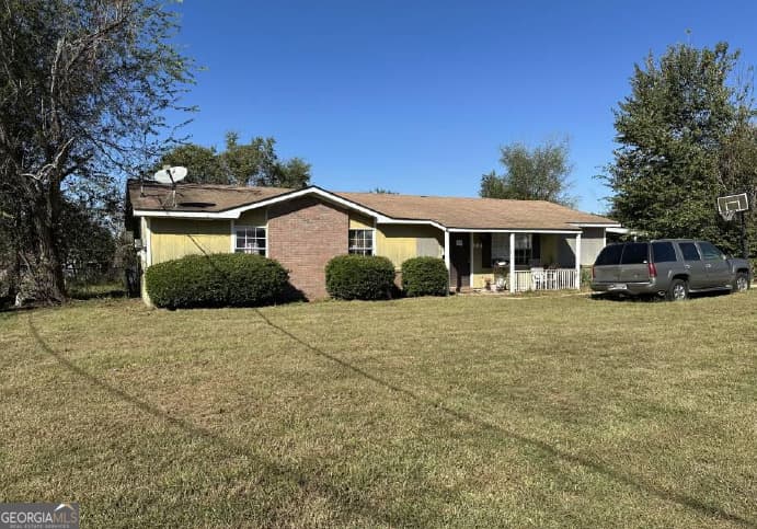 3 bedroom, 2 bathroom, 1,296 sq ft single family residence sold at 218 Dahlia Drive, Dothan, AL 36301