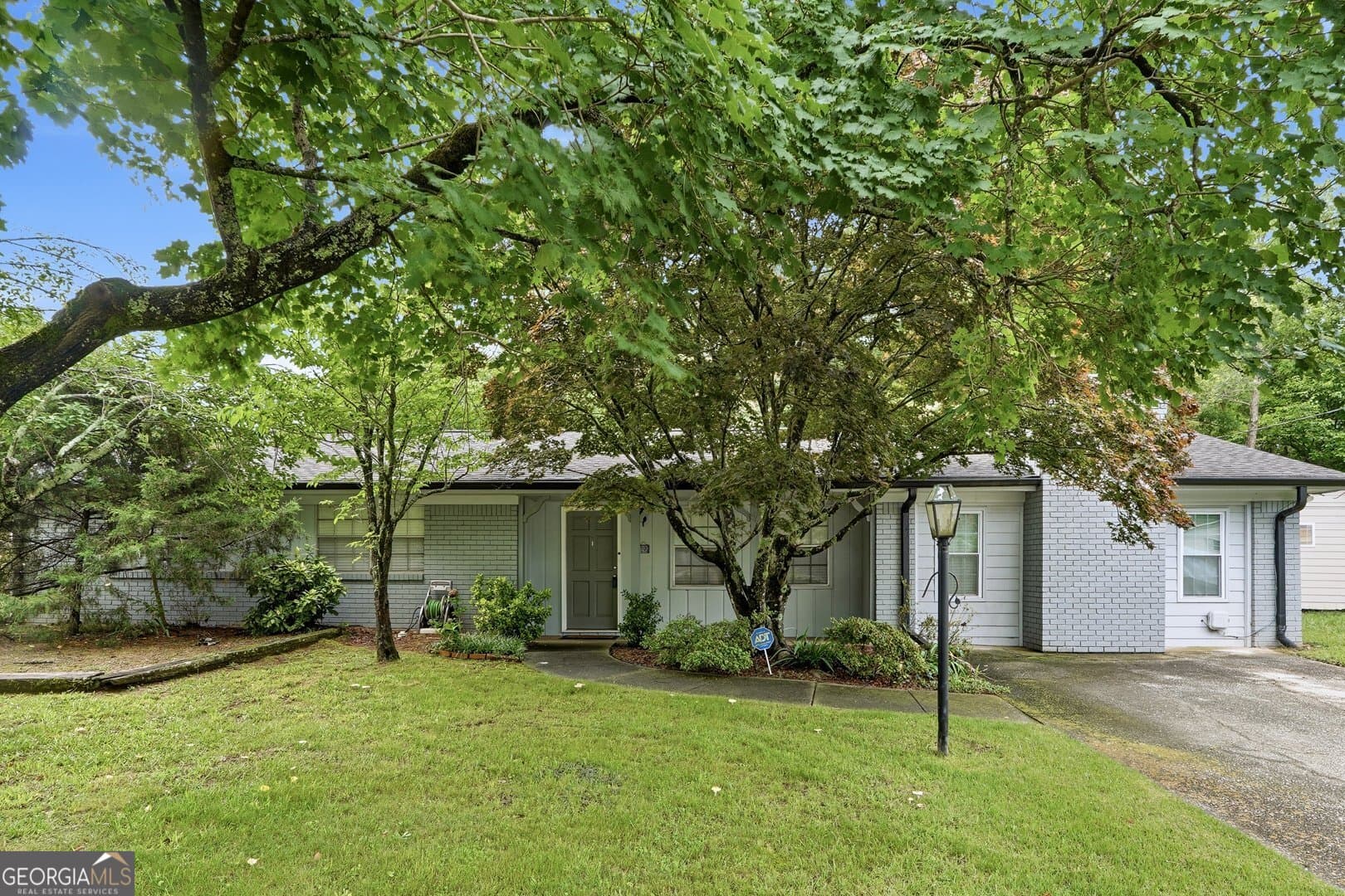 3 bedroom, 2 bathroom, 1,600 sq ft single family residence sold at 1619 Ridgeview Drive, Conyers, GA 30012