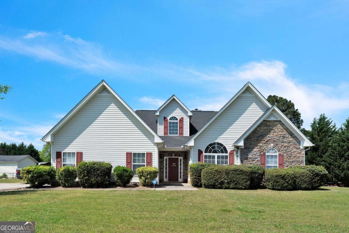 3 bedroom, 2 bathroom, 2,197 sq ft single family residence sold at 152 Ridge Crossing, Temple, GA 30179