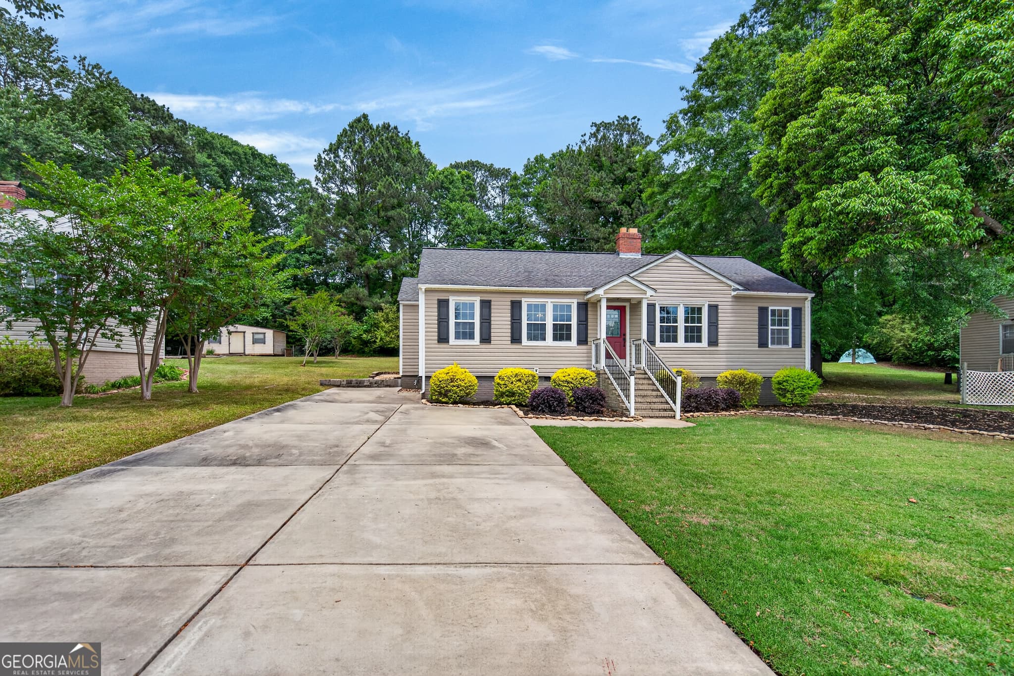2 bedroom, 1 bathroom, 1,252 sq ft single family residence sold at 243 Beechwood Circle, Lagrange, GA 30240