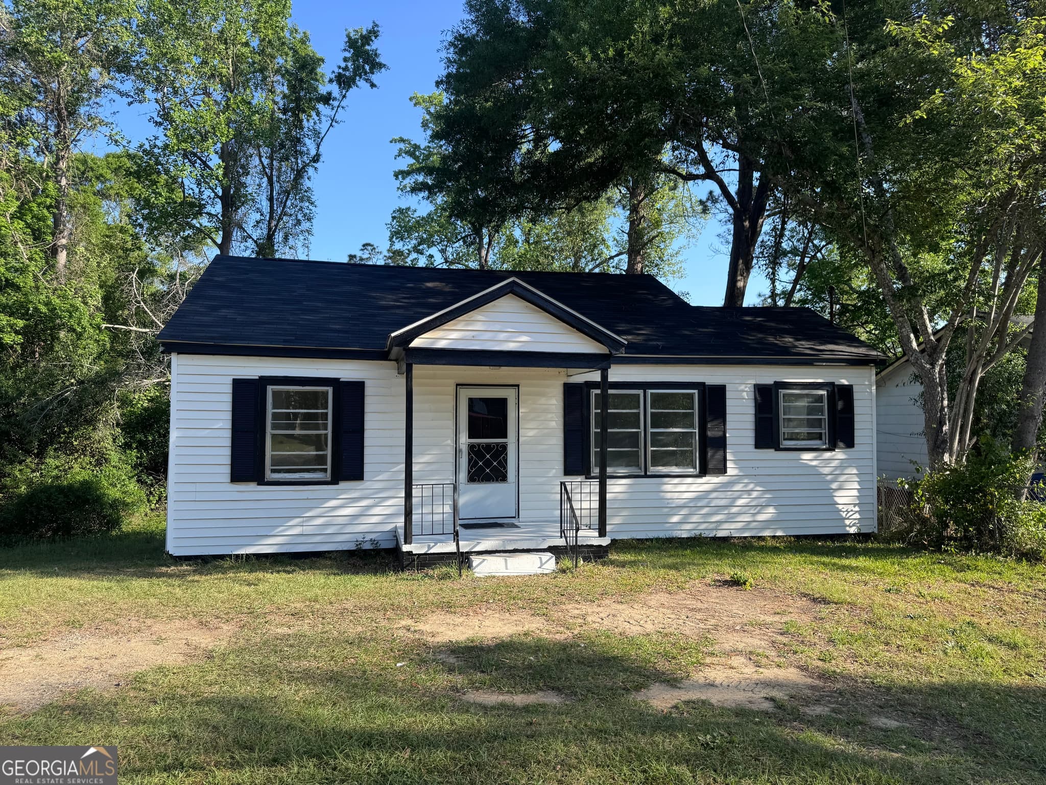 2 bedroom, 1 bathroom, 952 sq ft single family residence sold at 803 Woodland Street, Dublin, GA 31021