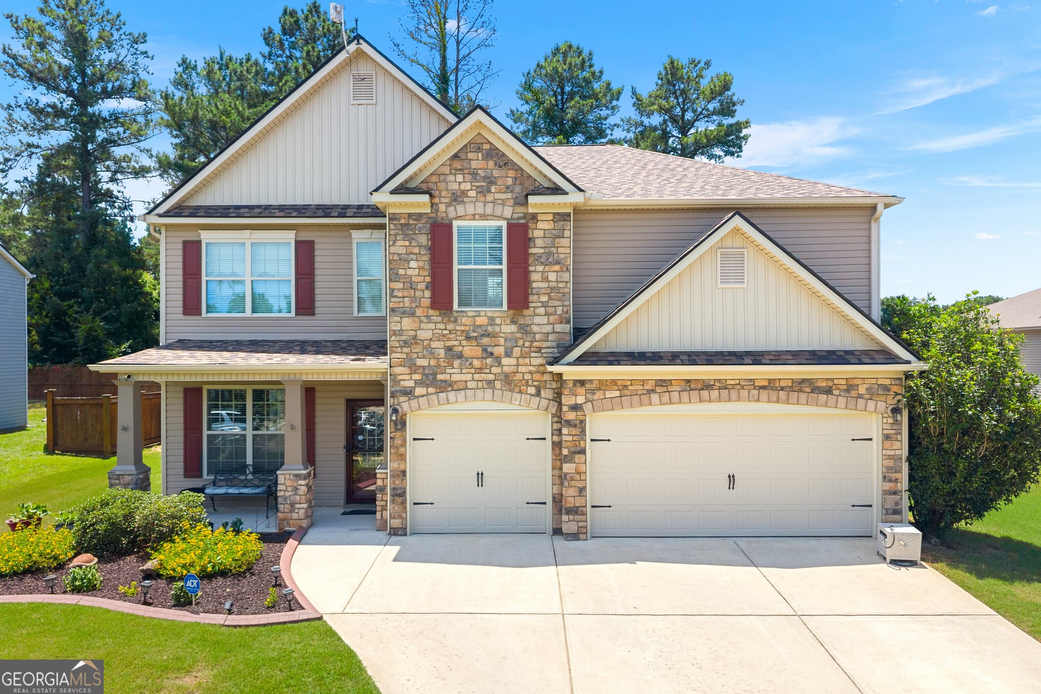 5 bedroom, 4 bathroom, 3,482 sq ft single family residence sold at 202 Baxter Drive, Kathleen, GA 31047