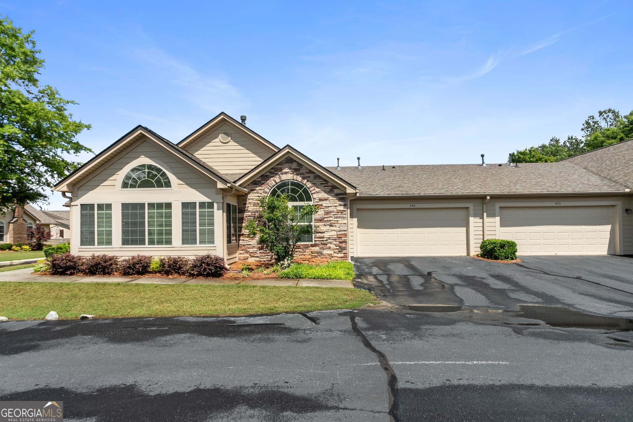 2 bedroom, 2 bathroom, 1,775 sq ft condominium sold at 400 Silver Summit Drive, Conyers, GA 30094