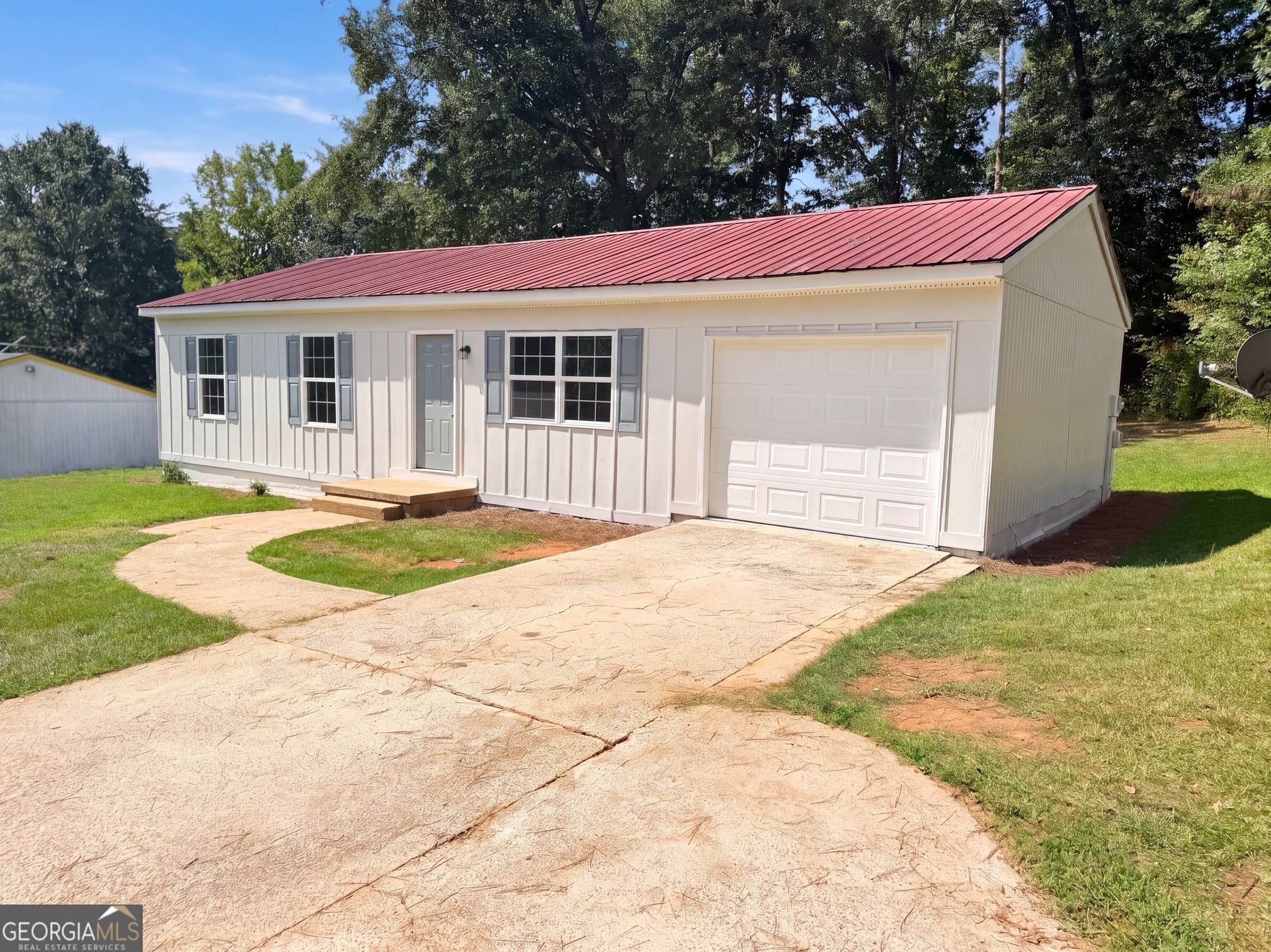 3 bedroom, 1 bathroom, 1,000 sq ft single family residence for sale at 280 Stonehenge Way, Athens, GA 30606