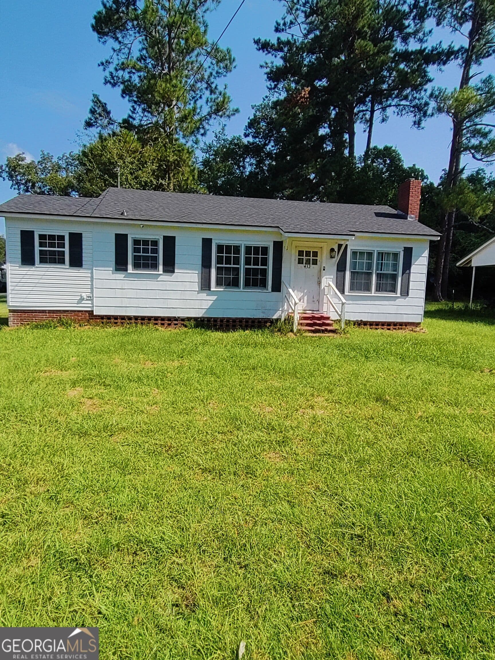2 bedroom, 1 bathroom, 912 sq ft single family residence for sale at 432 HOLLIS Street 1, Pelham, GA 31779
