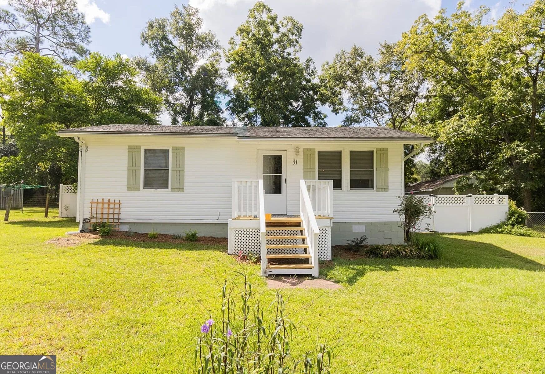 2 bedroom, 1 bathroom, 792 sq ft single family residence under contract at 31 N Easy Street, Statesboro, GA 30458
