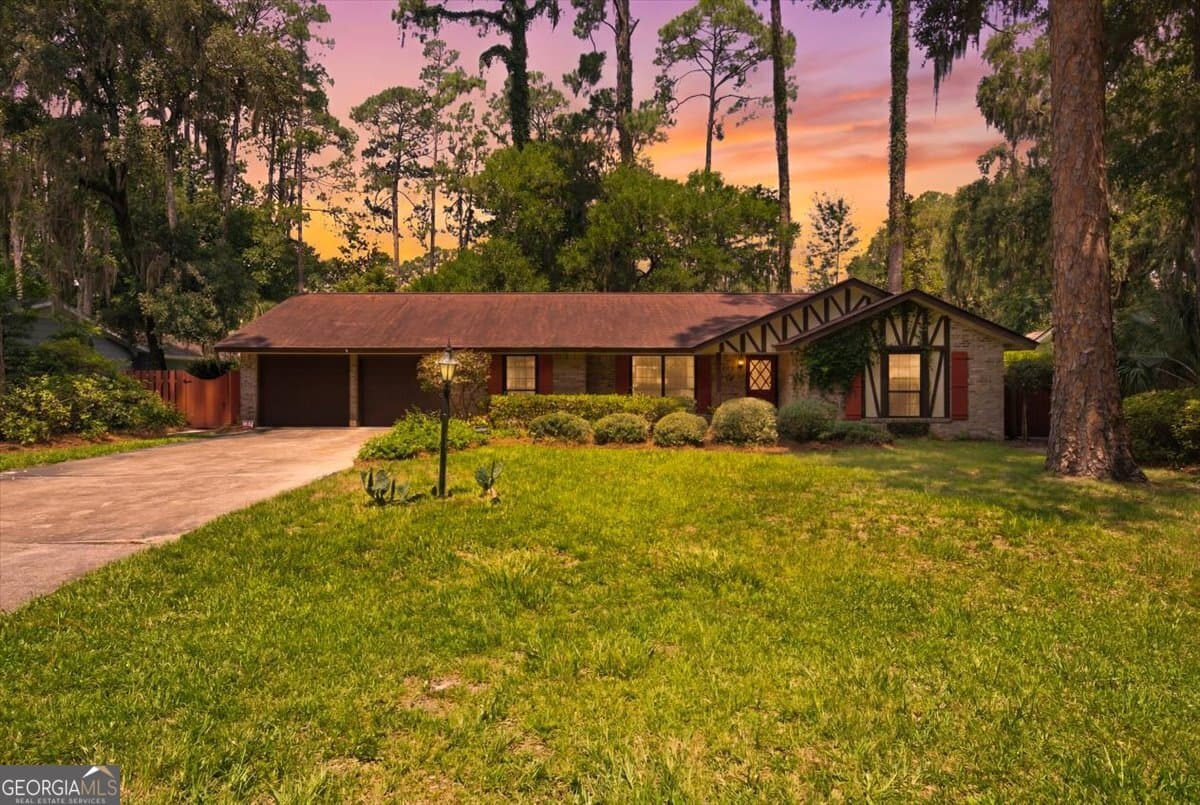 3 bedroom, 2 bathroom, 2,196 sq ft single family residence sold at 554 Old Plantation Road, Jekyll Island, GA 31527