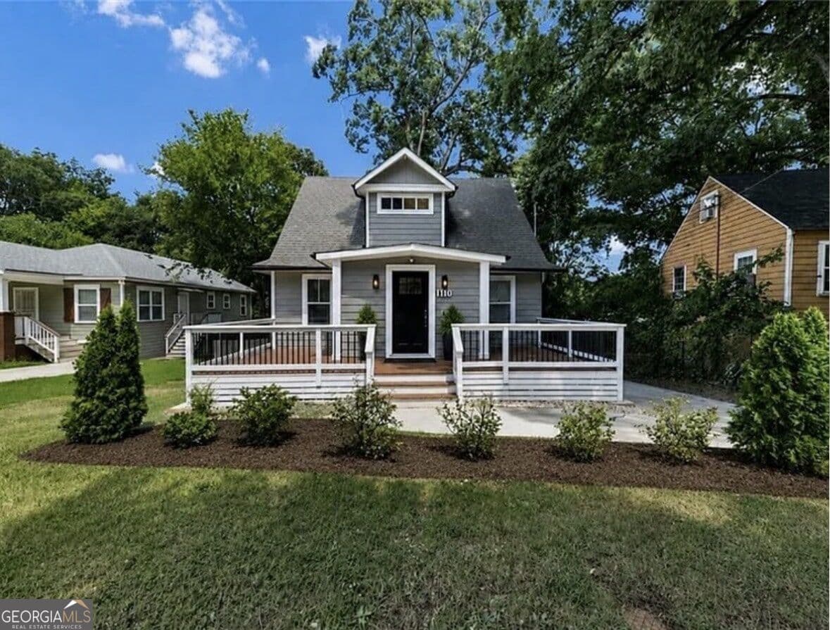 5 bedroom, 4 bathroom, 2,110 sq ft single family residence for sale at 1110 Oak Knoll Terrace, Atlanta, GA 30315