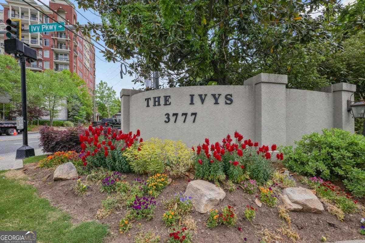 2 bedroom, 2.5 bathroom, 1,588 sq ft townhouse sold at 25 Ivy Gates, Atlanta, GA 30342