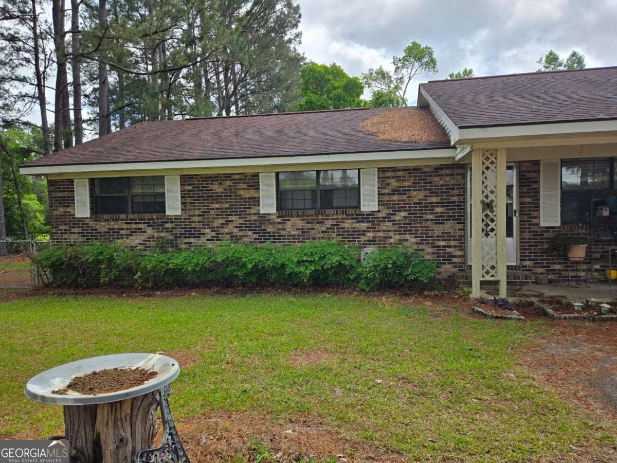 3 bedroom, 2 bathroom, 1,669 sq ft single family residence sold at 5406 Blue Spruce Road, Blackshear, GA 31516