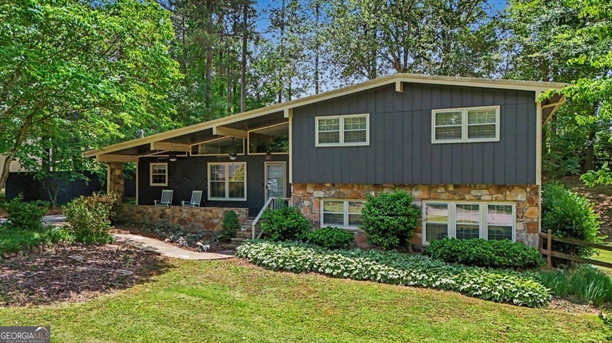 4 bedroom, 3 bathroom, 2,652 sq ft single family residence sold at 107 Lisa Lane, Carrollton, GA 30117