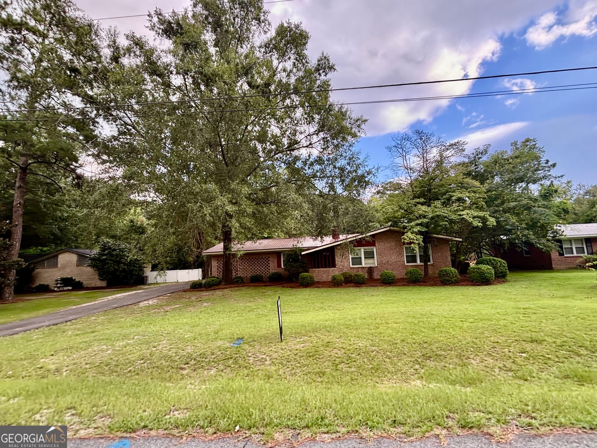 3 bedroom, 2 bathroom, 1,441 sq ft single family residence under contract at 152 Crest Drive, Cochran, GA 31014