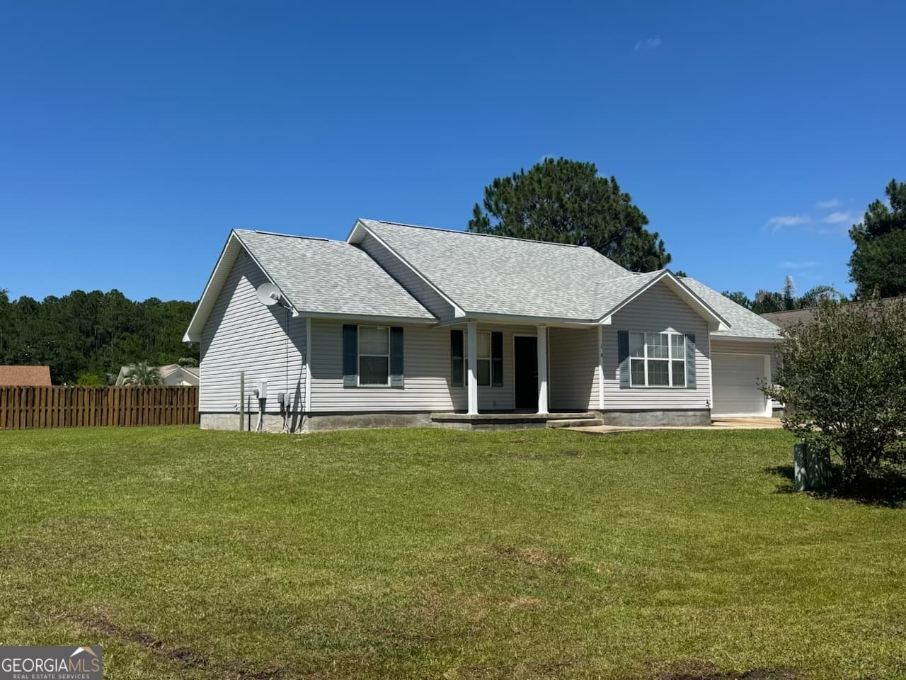 3 bedroom, 2 bathroom, 1,318 sq ft single family residence sold at 18 Oyster Cove, St. Marys, GA 31558