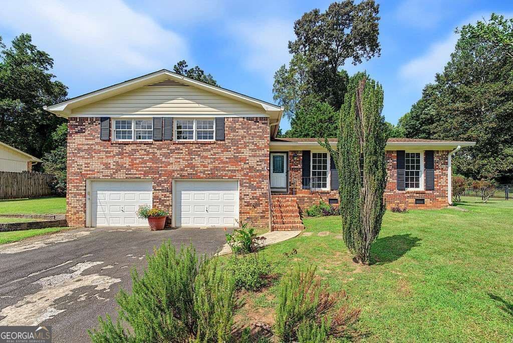 3 bedroom, 2 bathroom, 1,692 sq ft single family residence for sale at 3401 Ranch Road, Marietta, GA 30066
