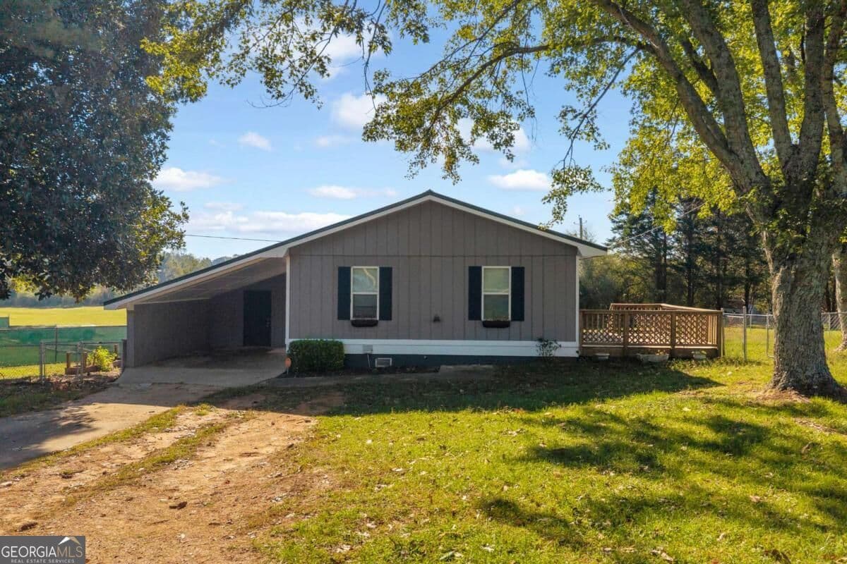 3 bedroom, 2 bathroom, 1,144 sq ft single family residence for sale at 5640 Cleveland Highway, Clermont, GA 30527