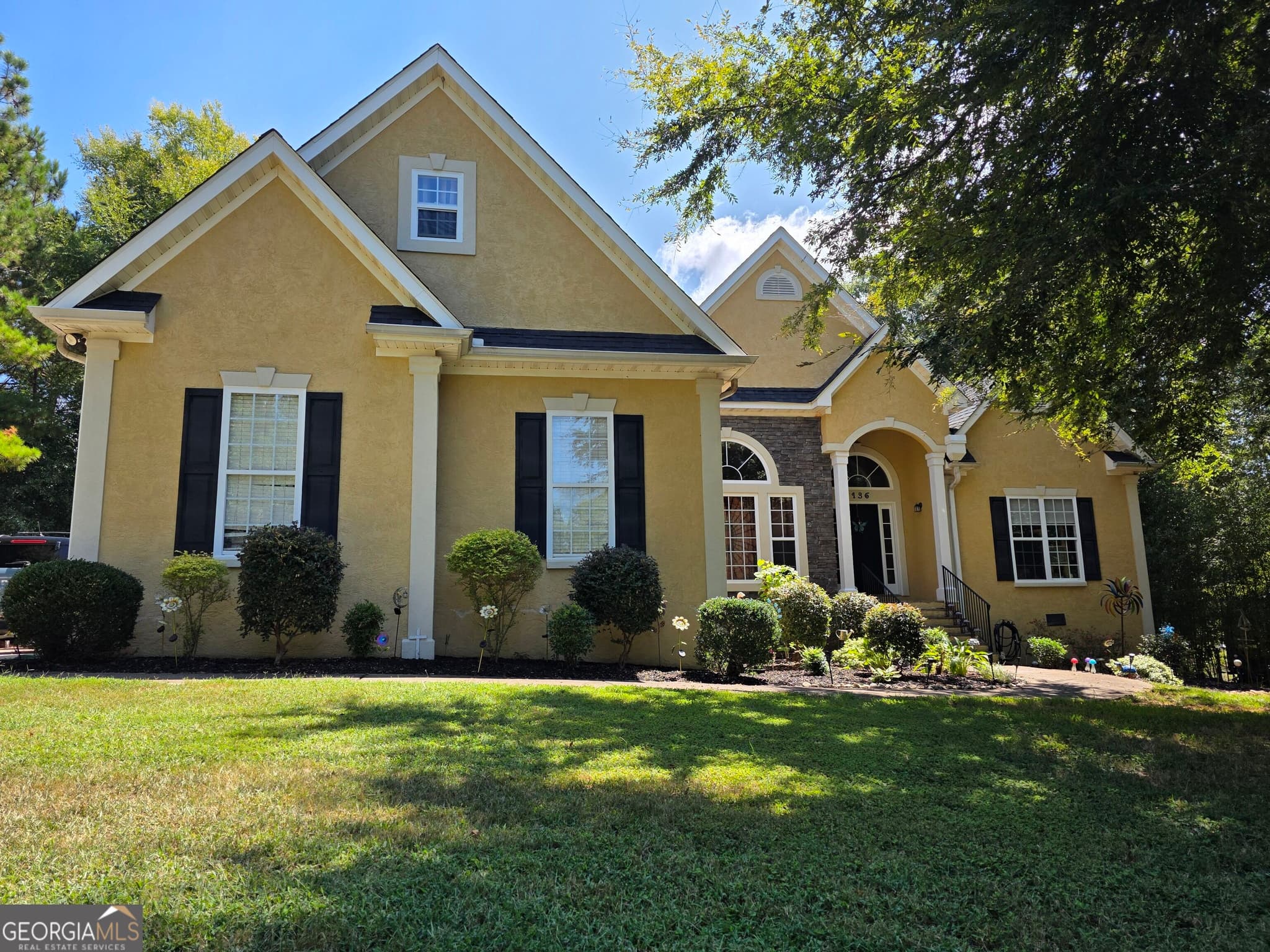 4 bedroom, 3.5 bathroom, 3,002 sq ft single family residence for sale at 136 King Richard Drive, Griffin, GA 30223