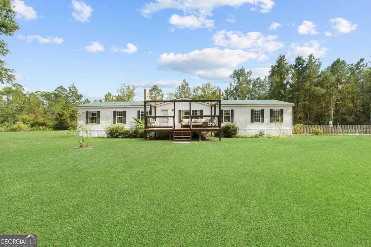 4 bedroom, 2 bathroom, 2,128 sq ft manufactured home,mobile home sold at 511 Cypress Bay Loop Road, Pembroke, GA 31321