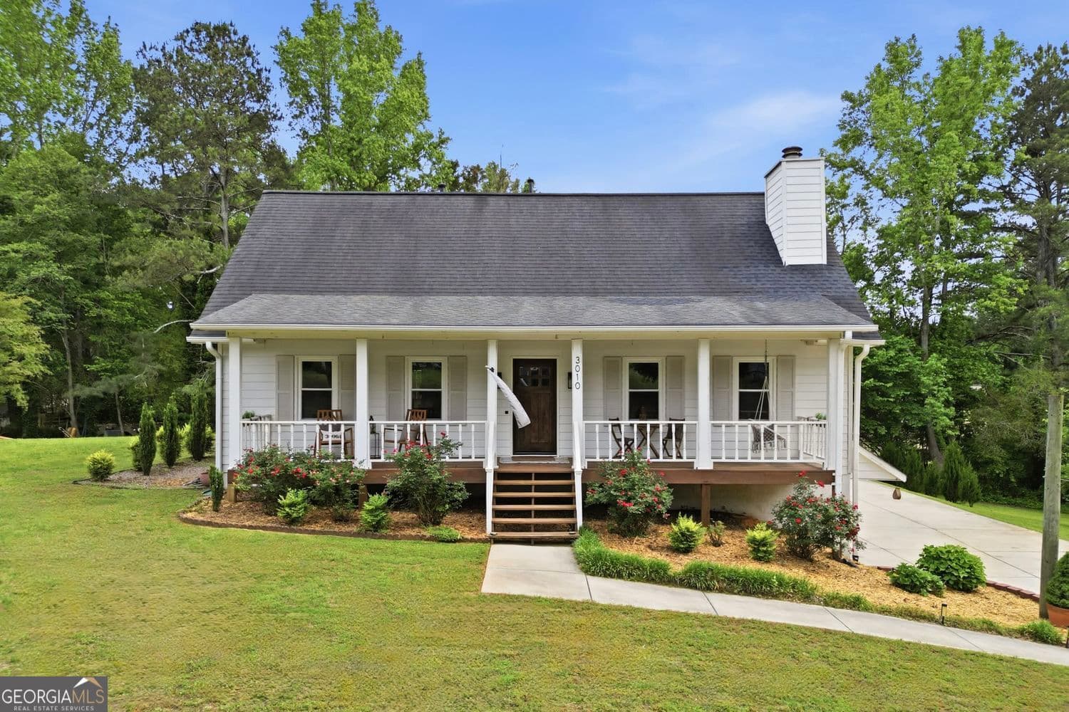 3 bedroom, 3.5 bathroom, 2,772 sq ft single family residence sold at 3010 Meadow Court, Marietta, GA 30064