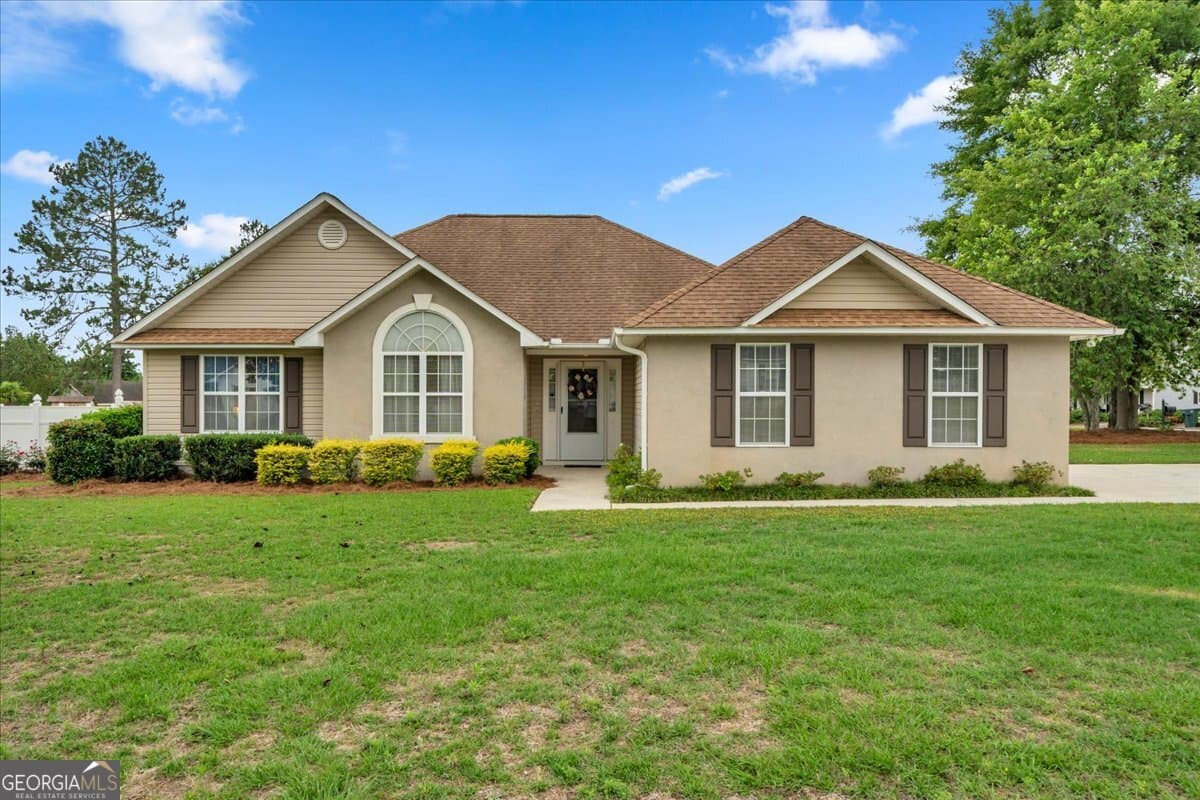 3 bedroom, 2 bathroom, 1,417 sq ft single family residence sold at 403 Westchester Drive, Dublin, GA 31021