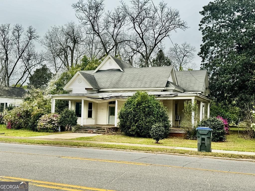 3 bedroom, 1 bathroom, 1,854 sq ft single family residence sold at 204 Broad, Ellaville, GA 31806