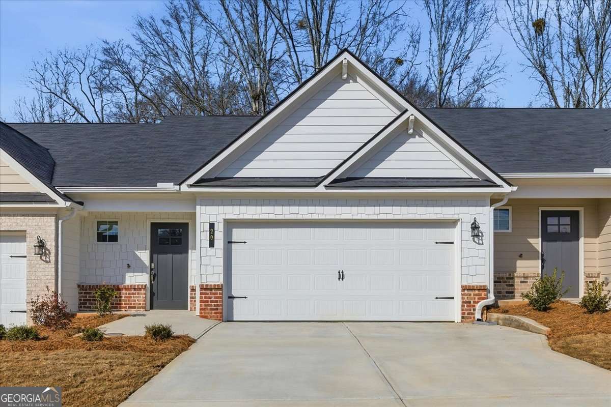 3 bedroom, 2.5 bathroom, 1,684 sq ft townhouse for sale at 20 Silver Leaf Lane 2, Dawsonville, GA 30534