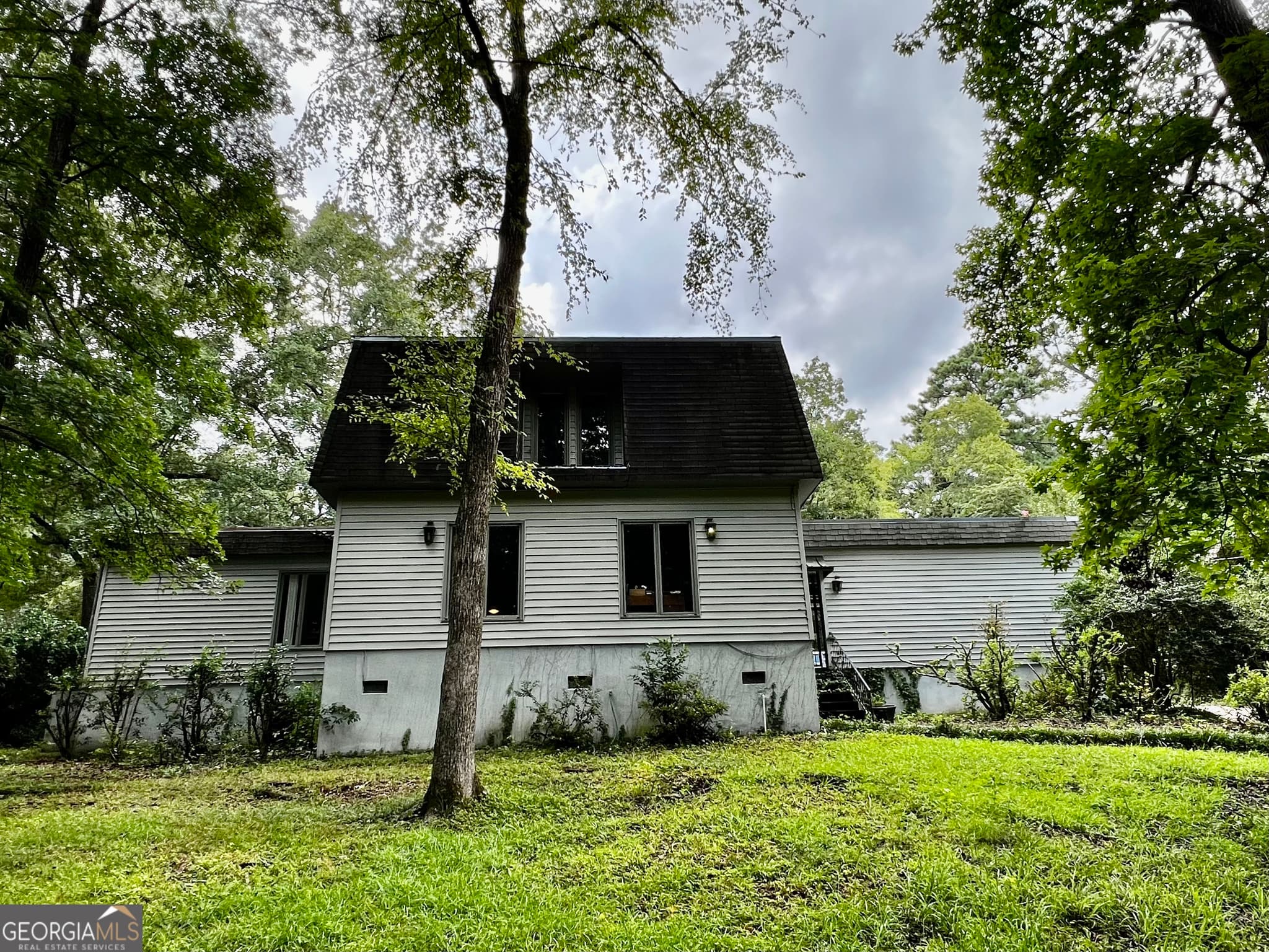 3 bedroom, 2.5 bathroom, 2,626 sq ft single family residence for sale at 946 Fair Oaks Drive, Macon, GA 31204